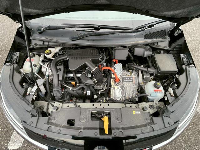 ノート Ｘ　ＦＯＵＲ　純正９インチナビ／デジタルインナーミラー／ＥＴＣ／フルセグＴＶ／ドラレコ／ステアリングヒーター／シートヒーター（33枚目）