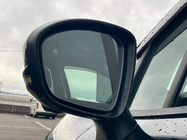 ノート Ｘ　ＦＯＵＲ　純正９インチナビ／デジタルインナーミラー／ＥＴＣ／フルセグＴＶ／ドラレコ／ステアリングヒーター／シートヒーター（36枚目）