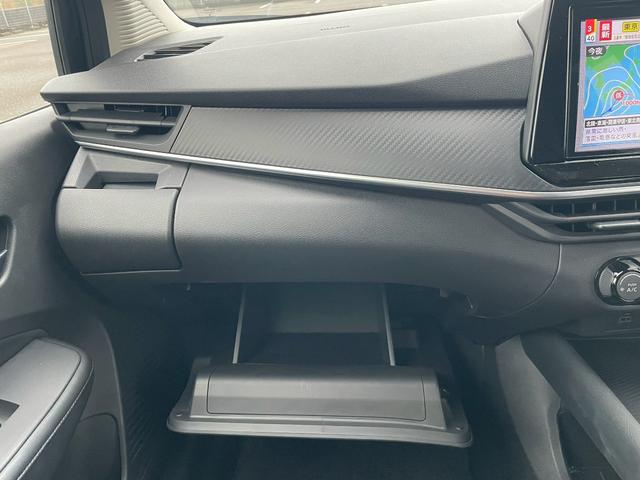 ノート Ｘ　ＦＯＵＲ　純正９インチナビ／デジタルインナーミラー／ＥＴＣ／フルセグＴＶ／ドラレコ／ステアリングヒーター／シートヒーター（53枚目）