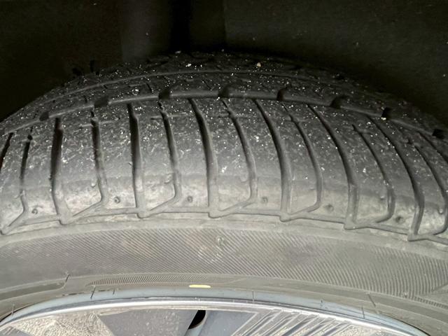 ノート Ｘ　ＦＯＵＲ　純正９インチナビ／デジタルインナーミラー／ＥＴＣ／フルセグＴＶ／ドラレコ／ステアリングヒーター／シートヒーター（63枚目）