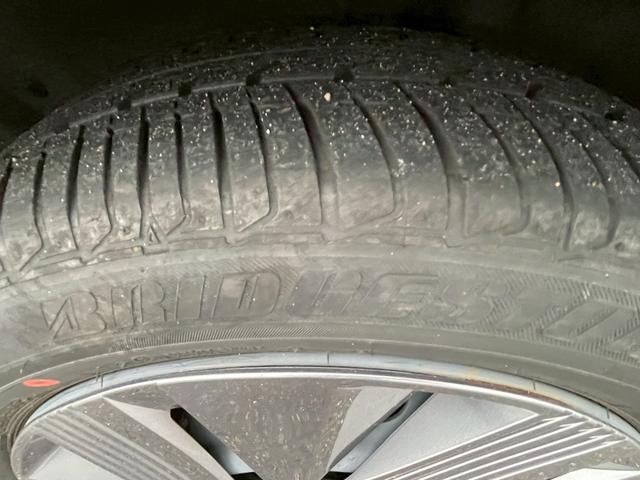 ノート Ｘ　ＦＯＵＲ　純正９インチナビ／デジタルインナーミラー／ＥＴＣ／フルセグＴＶ／ドラレコ／ステアリングヒーター／シートヒーター（64枚目）