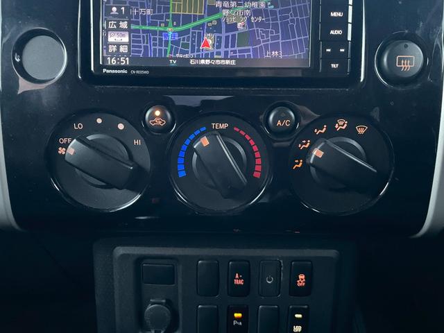 ＦＪクルーザー ブラックカラーパッケージ　ナビ／Ｂカメラ／ＥＴＣ／ドラレコ／コーナーセンサー／フルセグＴＶ（14枚目）