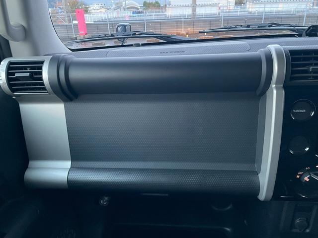 ＦＪクルーザー ブラックカラーパッケージ　ナビ／Ｂカメラ／ＥＴＣ／ドラレコ／コーナーセンサー／フルセグＴＶ（55枚目）