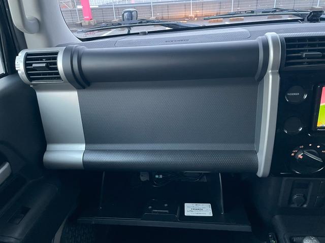 ＦＪクルーザー ブラックカラーパッケージ　ナビ／Ｂカメラ／ＥＴＣ／ドラレコ／コーナーセンサー／フルセグＴＶ（56枚目）