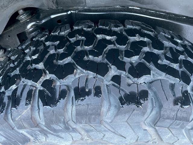 ＦＪクルーザー ブラックカラーパッケージ　ナビ／Ｂカメラ／ＥＴＣ／ドラレコ／コーナーセンサー／フルセグＴＶ（62枚目）