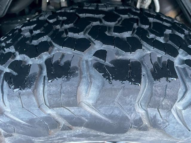 ＦＪクルーザー ブラックカラーパッケージ　ナビ／Ｂカメラ／ＥＴＣ／ドラレコ／コーナーセンサー／フルセグＴＶ（64枚目）