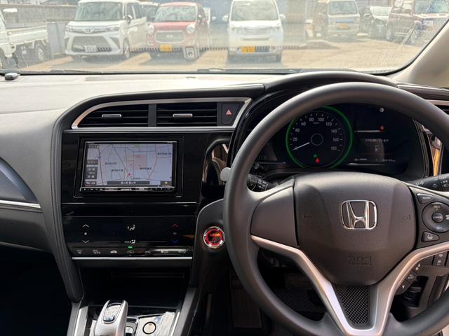 シャトル ハイブリッド　ホンダセンシング　４ＷＤ　　ハイブリッド　コンパクトワゴン　雪道安心　荷室スペース広々（15枚目）