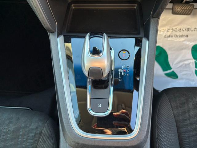 シャトル ハイブリッド ホンダセンシング コンパクトワゴン 4WD ハイブリッド バックカメラ ETC(11枚目)