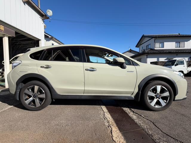 ＸＶハイブリッド ２．０ｉ－Ｌ　アイサイト　コンパクトＳＵＶ　４ＷＤ　ハイブリッド　２．０Ｌエンジン（4枚目）