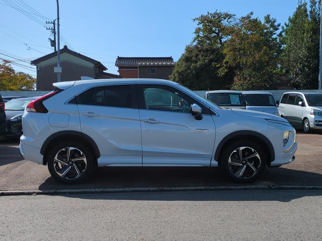 エクリプスクロスＰＨＥＶ Ｐ　４ＷＤ　ワンオーナー　ＬＥＤヘッドライト（4枚目）