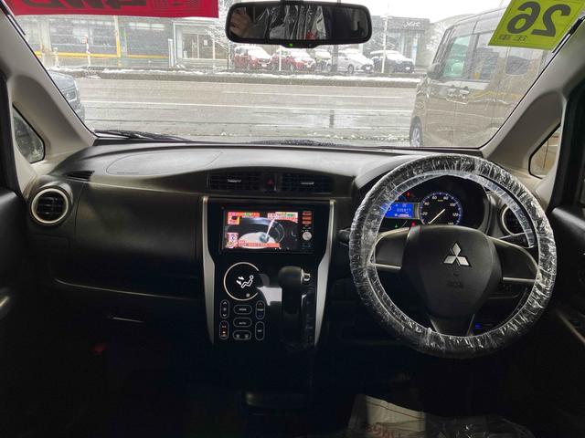 ｅＫカスタム Ｔ　４ＷＤ　ＥＴＣ　バックカメラ　ナビ　ＴＶ　オートライト　ＨＩＤ　スマートキー　電動格納ミラー　シートヒーター　ベンチシート　ＣＶＴ　盗難防止システム　ＡＢＳ　ＣＤ　ＵＳＢ　ミュージックプレイヤー接続可（2枚目）