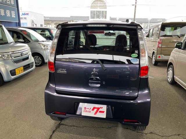 ｅＫカスタム Ｔ　４ＷＤ　ＥＴＣ　バックカメラ　ナビ　ＴＶ　オートライト　ＨＩＤ　スマートキー　電動格納ミラー　シートヒーター　ベンチシート　ＣＶＴ　盗難防止システム　ＡＢＳ　ＣＤ　ＵＳＢ　ミュージックプレイヤー接続可（8枚目）