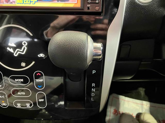 ｅＫカスタム Ｔ　４ＷＤ　ＥＴＣ　バックカメラ　ナビ　ＴＶ　オートライト　ＨＩＤ　スマートキー　電動格納ミラー　シートヒーター　ベンチシート　ＣＶＴ　盗難防止システム　ＡＢＳ　ＣＤ　ＵＳＢ　ミュージックプレイヤー接続可（23枚目）