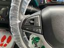 自ら操るハンドル!ドライバーの生命線です。目線を大きくそらすことなくボタンの操作を行うことができるので、安全にも配慮できますね。