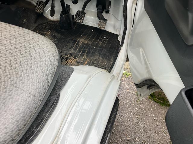 キャリイトラック 農繁スペシャル　４ＷＤ　キーレスエントリー　ナビＴＶ　Ｂｌｕｅｔｏｏｔｈ　ＡＢＳ　ＥＳＣ　運転席・助手席エアバック　エアコン　パワーステアリング　パワーウインドウスズキセーフティサポート（28枚目）