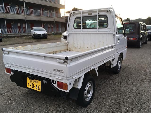 サンバートラック ＴＢ　４ＷＤ　５足マニュアル　エアコン　パワステ　運転席エアバック（5枚目）