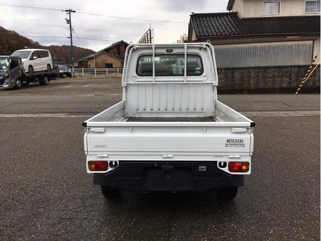 サンバートラック ＴＢ　４ＷＤ　５速マニュアル　エアコン　パワステ　運転席エアバック（6枚目）