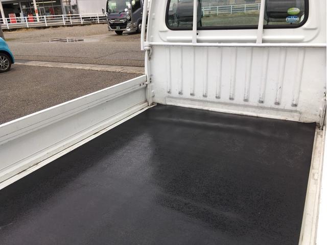 サンバートラック ＴＢ　４ＷＤ　５速マニュアル　エアコン　パワステ　運転席エアバック（10枚目）