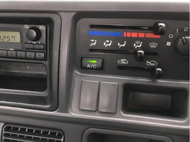 サンバートラック ＴＢ　４ＷＤ　５速マニュアル　エアコン　パワステ　運転席エアバック（19枚目）