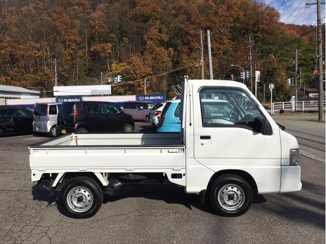 サンバートラック TC プロフェッショナル 4WD 5速マニュアル エアコン 運転席エアバック(4枚目)