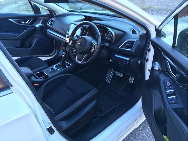 インプレッサＧ４ ２．０ｉ－Ｓアイサイト　４ＷＤ　メモリーナビ　フルセグ　バックカメラ　スマートキー　アルミホイール　ＬＥＤヘッドライト　パワーシート　運転席・助手席・サイドエアバック　ＡＢＳ　横滑り防止装置　盗難防止システム（12枚目）