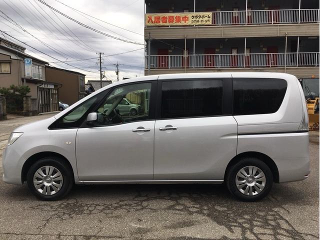 セレナ ２０Ｓ　４ＷＤ　純正ナビ　地デジＴＶ　バックカメラ　ドライブレコーダー　ＥＴＣ　キーレスエントリー　両側スライドドア　運転席・助手席エアバック　ＡＢＳ（9枚目）