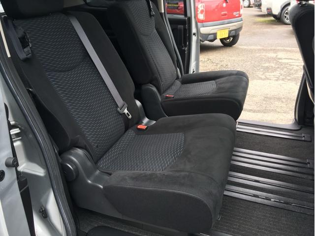 セレナ ２０Ｓ　４ＷＤ　純正ナビ　地デジＴＶ　バックカメラ　ドライブレコーダー　ＥＴＣ　キーレスエントリー　両側スライドドア　運転席・助手席エアバック　ＡＢＳ（11枚目）