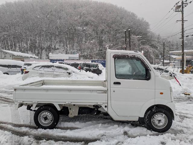 キャリイトラック ＫＣエアコン・パワステ　４ＷＤ　５速マニュアル（4枚目）