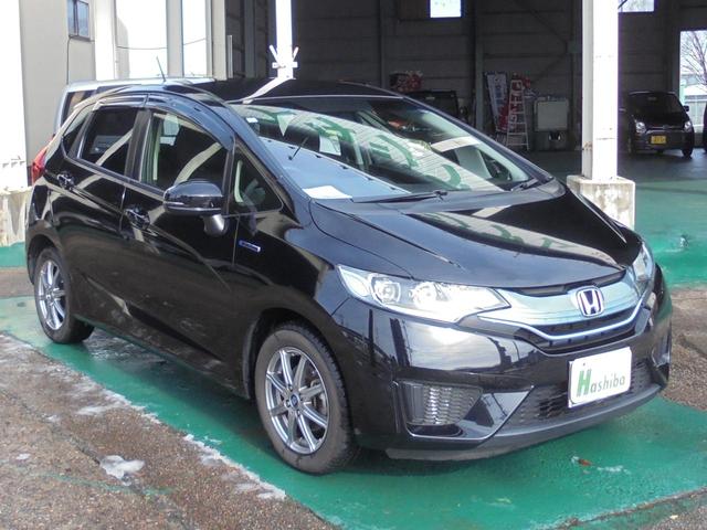 フィットハイブリッド Ｆパッケージ　☆　フル装備　☆　ＡＢＳ　☆　純正ナビ　☆　フルセグ　☆　バックカメラ　☆　ＬＥＤライト　☆　ＥＴＣ　☆　社外アルミ　☆（5枚目）