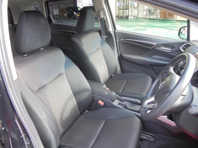 フィットハイブリッド Ｆパッケージ　☆　フル装備　☆　ＡＢＳ　☆　純正ナビ　☆　フルセグ　☆　バックカメラ　☆　ＬＥＤライト　☆　ＥＴＣ　☆　社外アルミ　☆（18枚目）