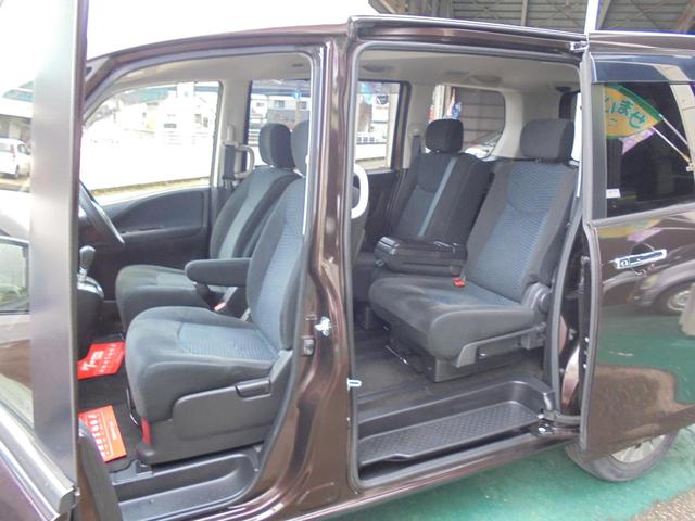 セレナ ２０Ｘ　Ｓ－ハイブリッドアドバンスドセーフティパック　☆　純正ナビ　☆　ワンセグ　☆　アラウンドビュー　☆　２カメラドラレコ　☆　両側パワースライド　☆　ＥＴＣ　☆　エマージェンシーブレーキ　☆　スマートキー　☆（7枚目）