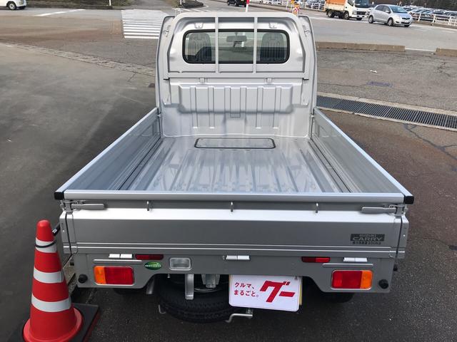 KC 届出済未使用車 4WD AC MT(5枚目)