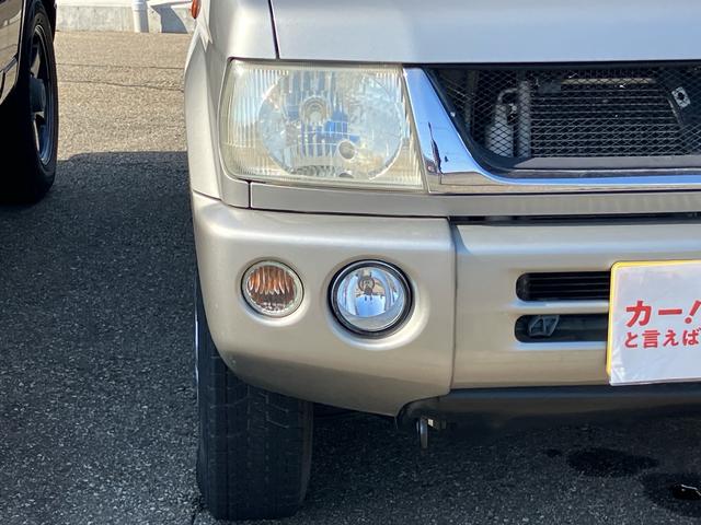 パジェロミニ アクティブフィールドエディション　ターボ　キーレスエントリー　４ＷＤ　ＥＴＣ　アルミホイール　ナビ　ＣＤ　ＤＶＤ　シートヒーター　運転席・助手席エアバック　ＡＢＳ　衝突安全ボディ　エアコン　パワーステアリング　パワーウインドウ（4枚目）