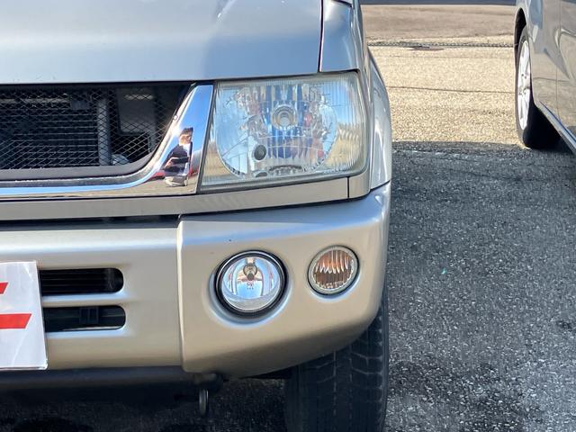 パジェロミニ アクティブフィールドエディション　ターボ　キーレスエントリー　４ＷＤ　ＥＴＣ　アルミホイール　ナビ　ＣＤ　ＤＶＤ　シートヒーター　運転席・助手席エアバック　ＡＢＳ　衝突安全ボディ　エアコン　パワーステアリング　パワーウインドウ（5枚目）