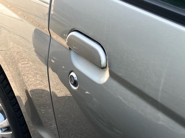 パジェロミニ アクティブフィールドエディション　ターボ　キーレスエントリー　４ＷＤ　ＥＴＣ　アルミホイール　ナビ　ＣＤ　ＤＶＤ　シートヒーター　運転席・助手席エアバック　ＡＢＳ　衝突安全ボディ　エアコン　パワーステアリング　パワーウインドウ（7枚目）