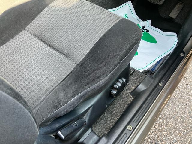 パジェロミニ アクティブフィールドエディション　ターボ　キーレスエントリー　４ＷＤ　ＥＴＣ　アルミホイール　ナビ　ＣＤ　ＤＶＤ　シートヒーター　運転席・助手席エアバック　ＡＢＳ　衝突安全ボディ　エアコン　パワーステアリング　パワーウインドウ（31枚目）