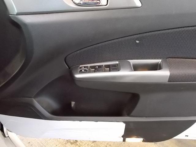 2.5i-S4WD地デジフルナビTVプッシュスタートHID(17枚目)