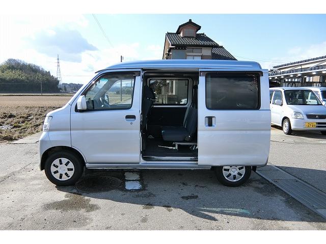 クルーズハイルーフ切替式4WD5速ギア地デジナビTVキーレス(3枚目)