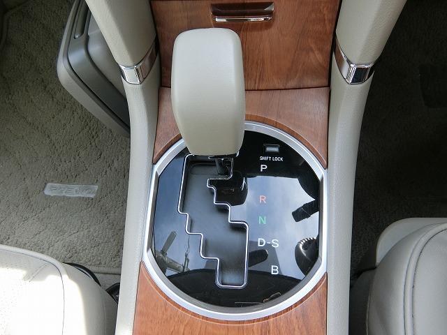 特別仕様車2.0Gスペリア本革シートHDDナビカメラHID(17枚目)