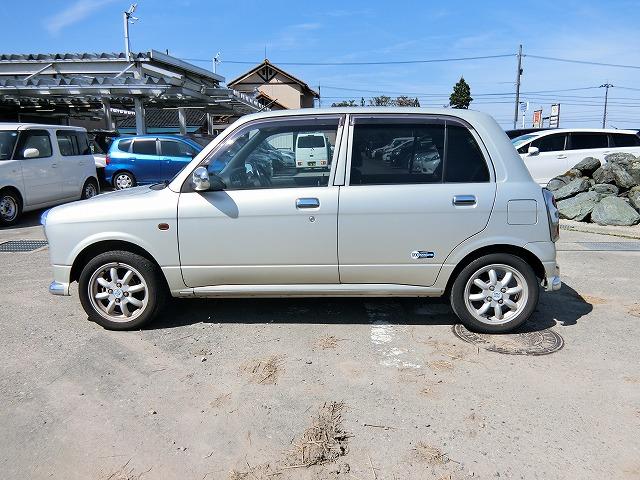 特別仕様車ミニライトスペシャル CDチューナー キーレスキー(3枚目)