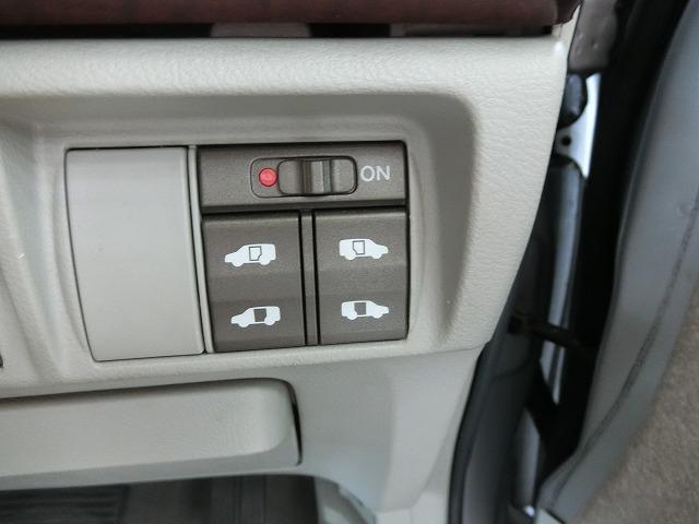 Gプレミアム 純正ナビ バックカメラ HID 電動ドア タイミングチェーン 純正17インチアルミ スマートキー 8人乗り(18枚目)