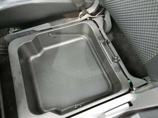 リミテッド 特別仕様車 プッシュスタート オートエアコン HIDヘッドランプ 専用イルミネーション バックカメラ付きCDチューナー ドアミラーウィンカー(17枚目)