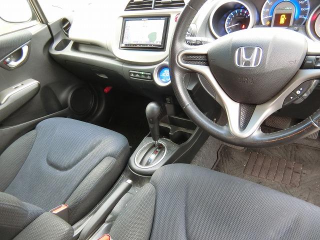 ハイブリッド・10thアニバーサリー 特別仕様車 地デジナビTV HIDヘッドランプ 走行33626KM スマートキー クルーズコントロール(7枚目)