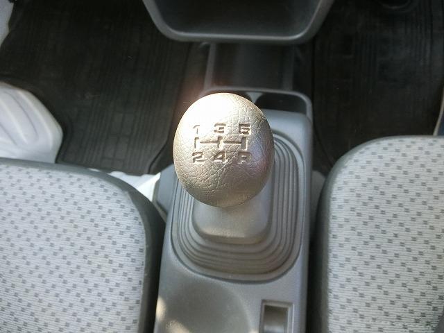 キャリイトラック ＫＣエアコン・パワステ　切替式４ＷＤ　５速ギア　エアコン　パワステ　走行１１７６８ＫＭ　三方開　ＡＢＳ　Ｗエアバッグ（12枚目）