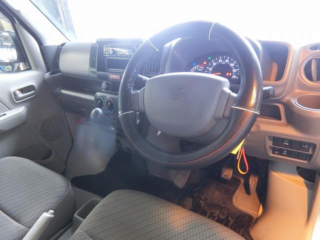 エブリイ ＰＣ　セーフティサポート装着車　切替式４ＷＤ　ハイルーフ　５速ギア　走行５１３９０ＫＭ　ＣＤチューナー　キーレスキー（8枚目）