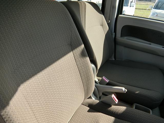 エブリイ ジョイン　ハイルーフ　切替式４ＷＤ　５速ギア　キーレスキー　専用シート　プライバシーガラス　アルミホイール　電動格納ドアミラー　両側スライドドア（10枚目）