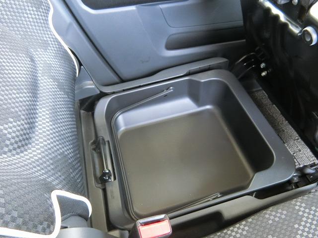 ハスラー Ｇ　地デジフルセグナビＴＶカメラレーダーブレーキシートヒータ　レーダーブレーキサポート　スマートキー　プッシュスタート　地デジフルセグナビＴＶ　バックカメラ　アイドリングストップ　左右シートヒーター　オートエアコン　衝突軽減装置（17枚目）