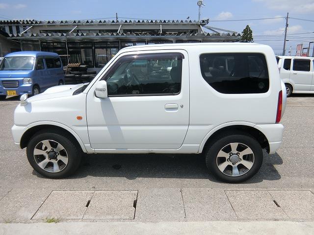 ジムニー クロスアドベンチャーＸＣ　切替式４ＷＤ　ターボ　５速ギア　切替式４ＷＤ　ターボ　５速ギア　地デジフルセグナビＴＶ　左右シートヒーター　キーレスキー　純正１６インチアルミ　走行５５７６５ＫＭ　背面タイヤカバー（3枚目）