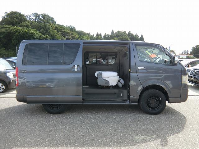 ハイエースバン ロングスーパーＧＬ４ＷＤディーゼルターボ地デジナビＴＶカメラ　４ＷＤ　ディーゼルターボ　　両側スライドドア　５人乗り　地デジフルセグナビＴＶ　バックカメラ　キーレスキー　ディーゼル　ターボ　タイミングベルト交換済み　リアヒーターつき（6枚目）