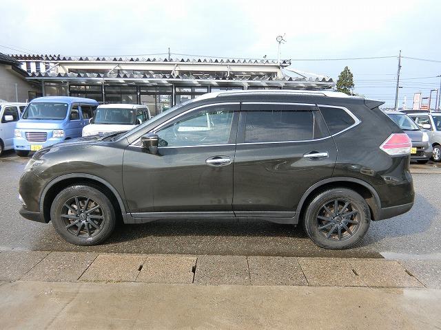 エクストレイル ２０Ｘ　エマージェンシーブレーキ　　切替式４ＷＤ　ＬＥＤ　切替式４ＷＤ　７人乗り　地デジフルセグナビＴＶ　バックカメラ　ルーフレール　アリドリングストップ　インテリジェントキー　プッシュスタート　１７インチアルミホイール　ＬＥＤヘッドランプ　シートヒーター（3枚目）